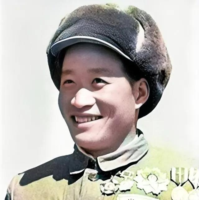 奇袭白虎团的英雄11年未升职？毛主席震怒质问背后真相！
