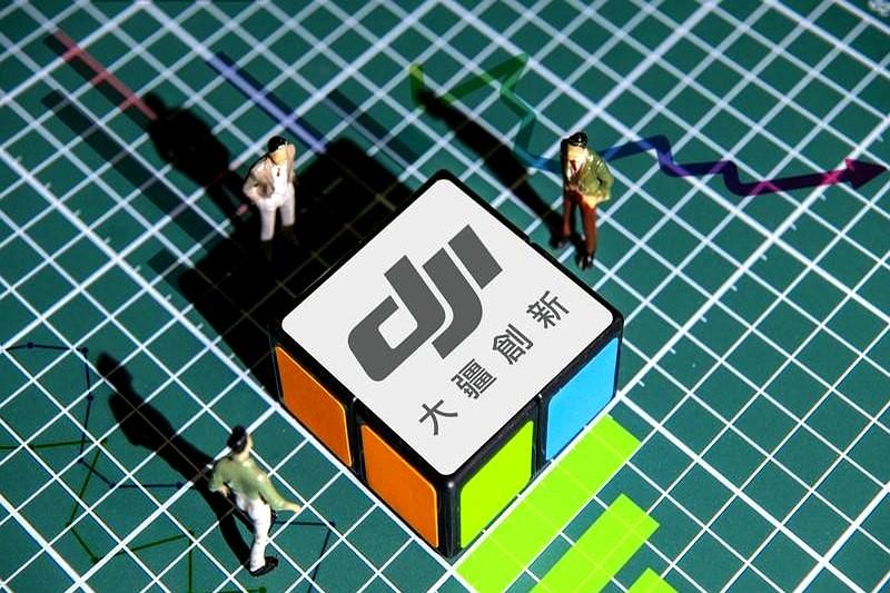 “3个月，43%的市场份额，说没就没。”影石老板刘靖康凌晨一条朋友圈，把“牛逼”