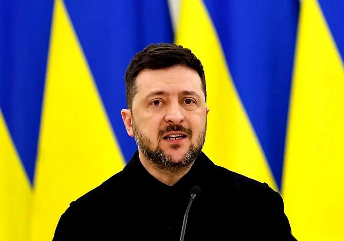 泽连斯基那句“没人打算投降”，是在一场联合发布会上说的。但很多人没注意到，这句