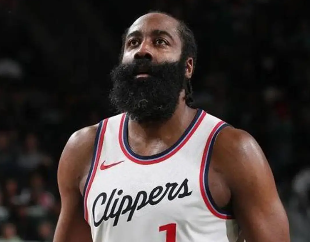 2015年哈登是球员投票mvp，没拿到mvp可惜不？官方MVP（媒体投票）：库