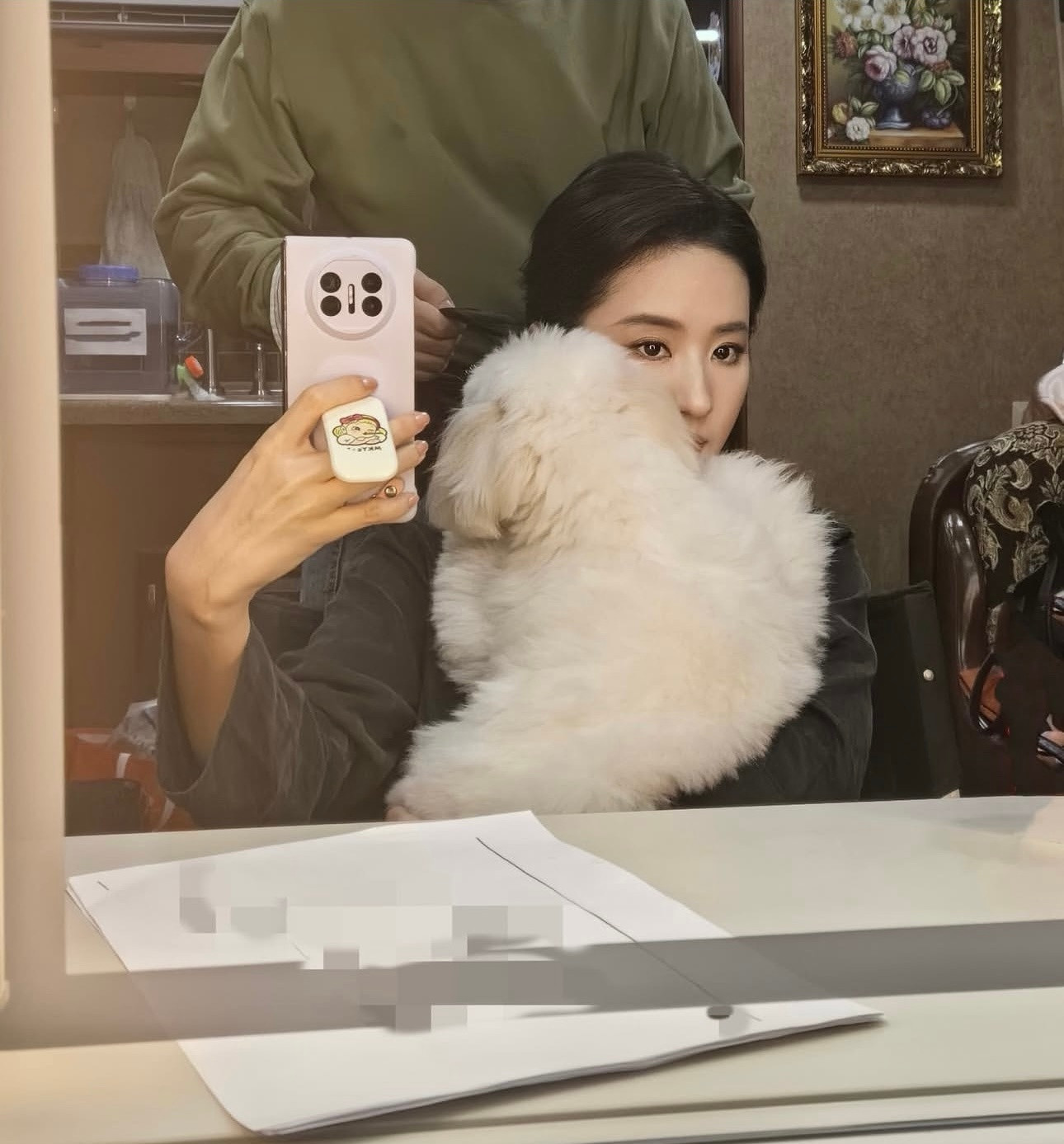 坏了，天仙大佬这次终于穿上了真皮草会动的那种......还以为刘亦菲穿的皮草