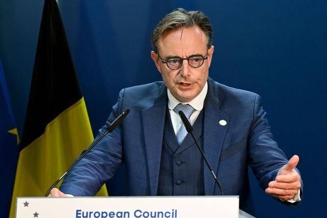 一边赚中国红利，一边抹黑中国？比利时首相的算盘打错了。3月下旬，比利时首相德