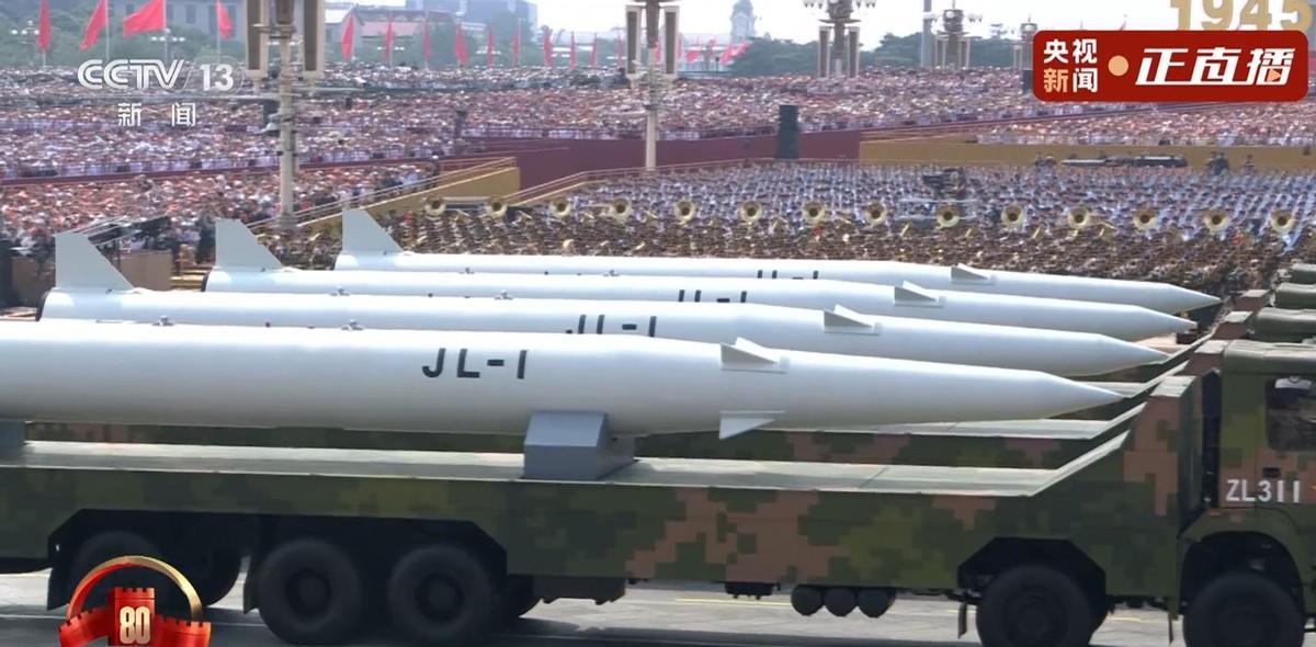 空中雷霆，“北京重锤”！“惊雷-1”全球唯一空基核导弹震撼亮相！9.3阅兵中，