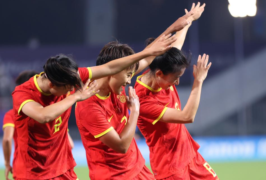 随着中国女足5-1菲律宾，三大真相浮出水面，我们有机会争冠这场胜利，背后藏着最真实的赛场真相：第一，