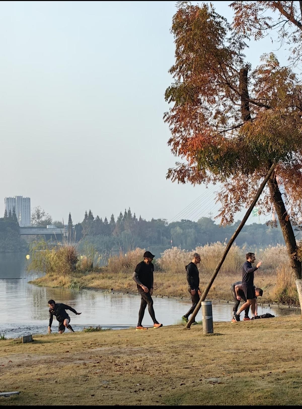马克龙夫妇已经离开成都了不过这汤成都之行还是让爱看热闹的成都人民过足了瘾。最