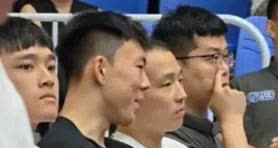 刘维伟用1800万买回的不是王奕博，而是自己那套“七秒进攻”的说明书。青