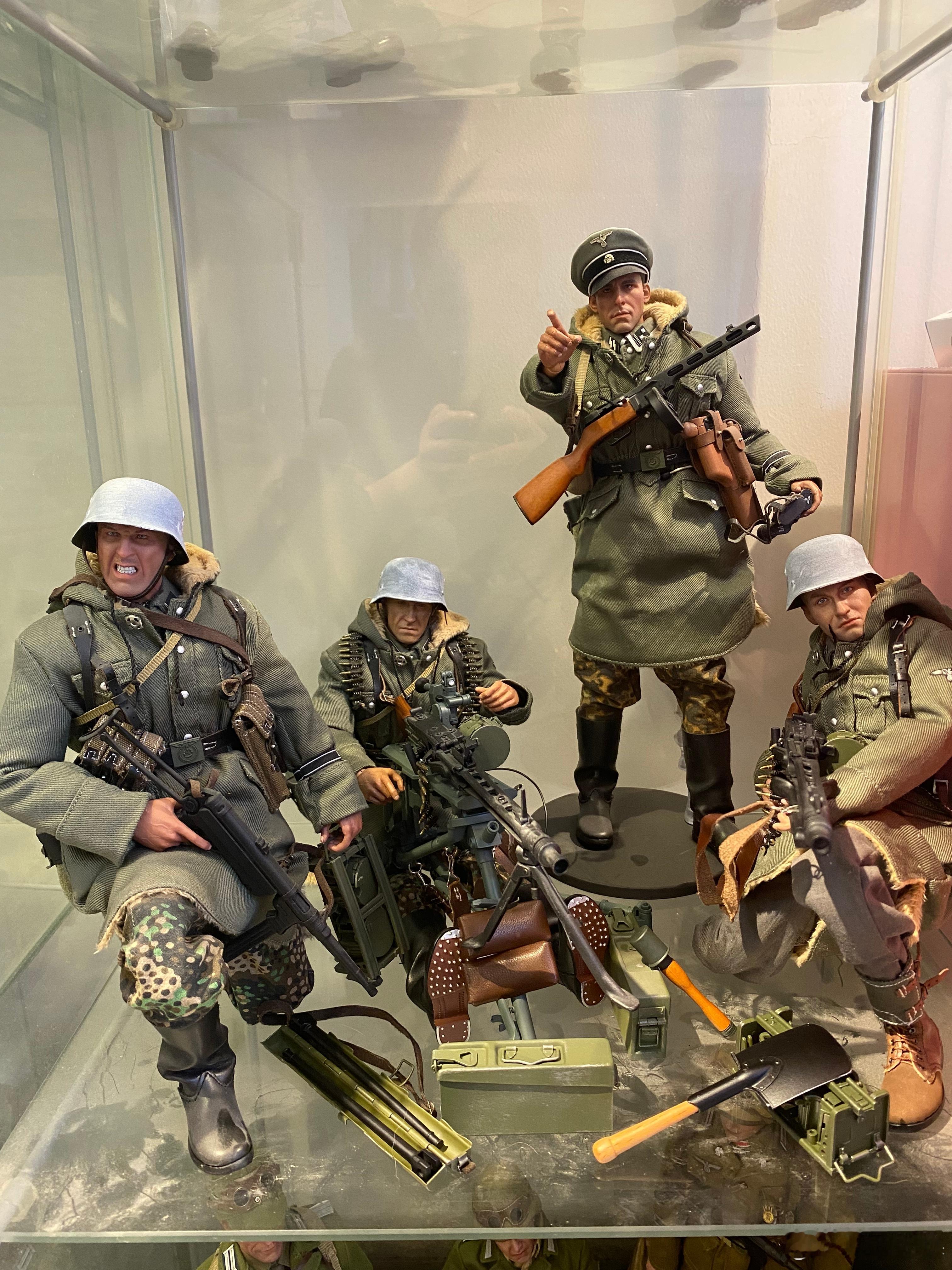 1944年底，阿登，双MG42四人组完成了​​​