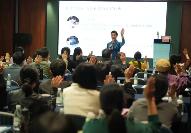 海南自贸港志愿者培训开班 打造专业化涉外服务团队