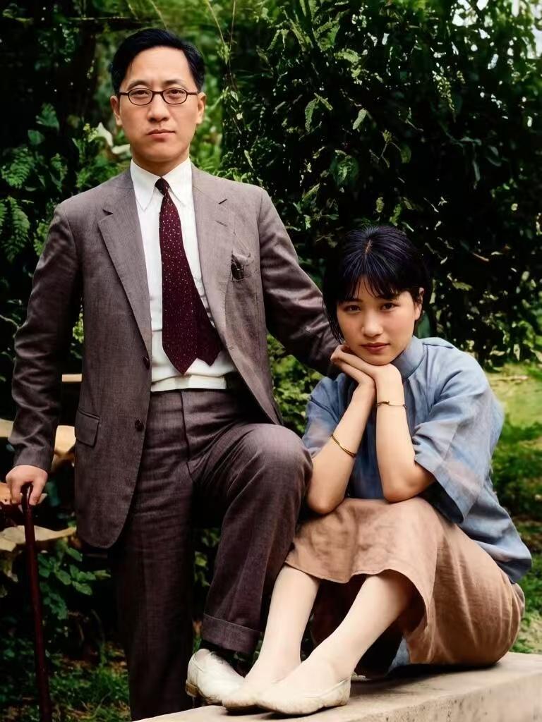 “以后我养你！”1931年，徐志摩坠机去世，陆小曼感觉天都要塌了，这时候，一个男