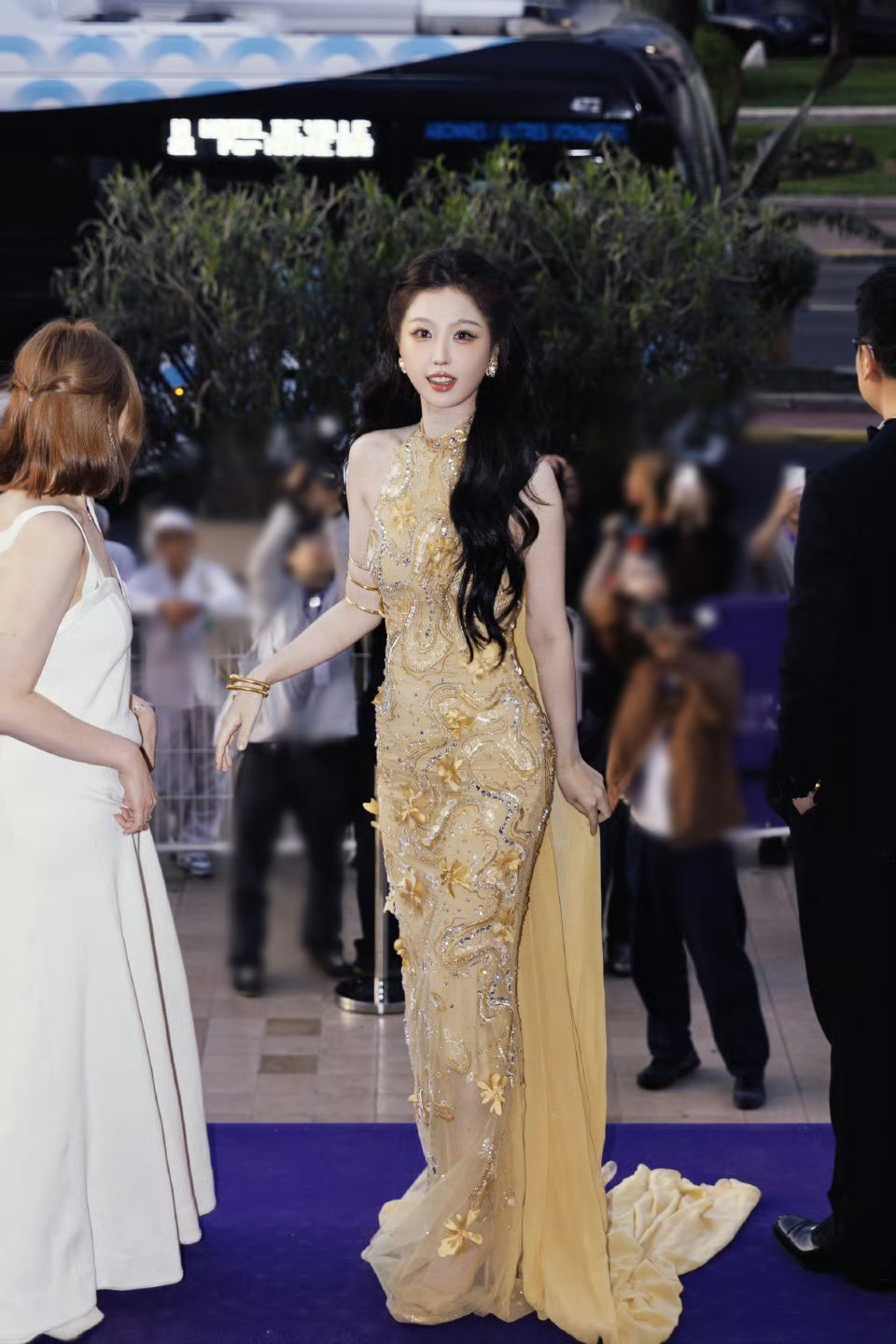 虞书欣工作室发的，确定不是在倒油？