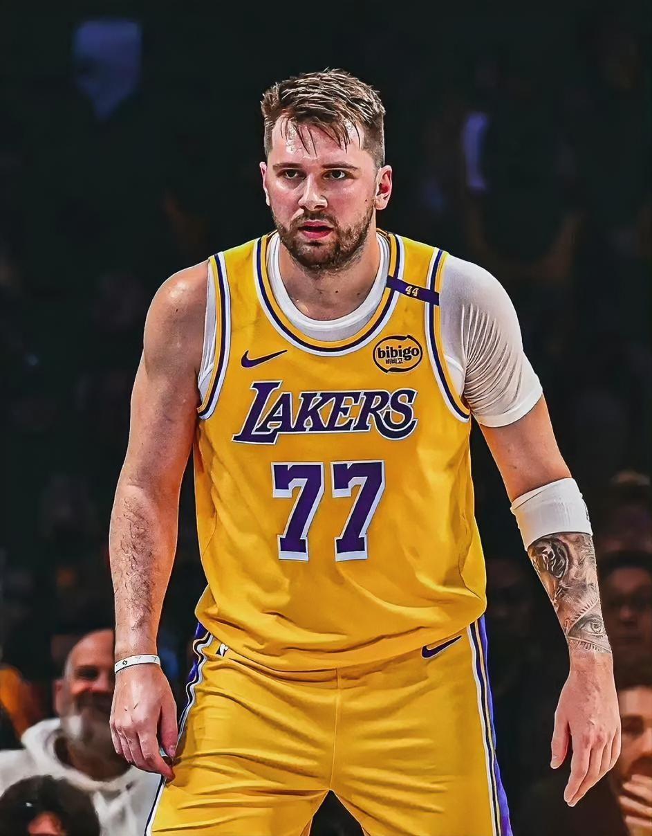 不吹不黑，今日东契奇和米切尔的表现对比！！东契奇：今日上场38分钟，投篮2