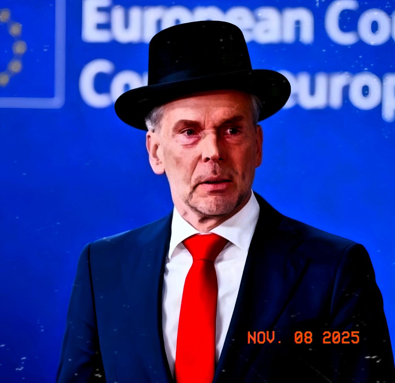 中方这一波稳得很，荷兰那边扛不住终于服软了！当地时间11月8日，荷兰政府宣布，暂