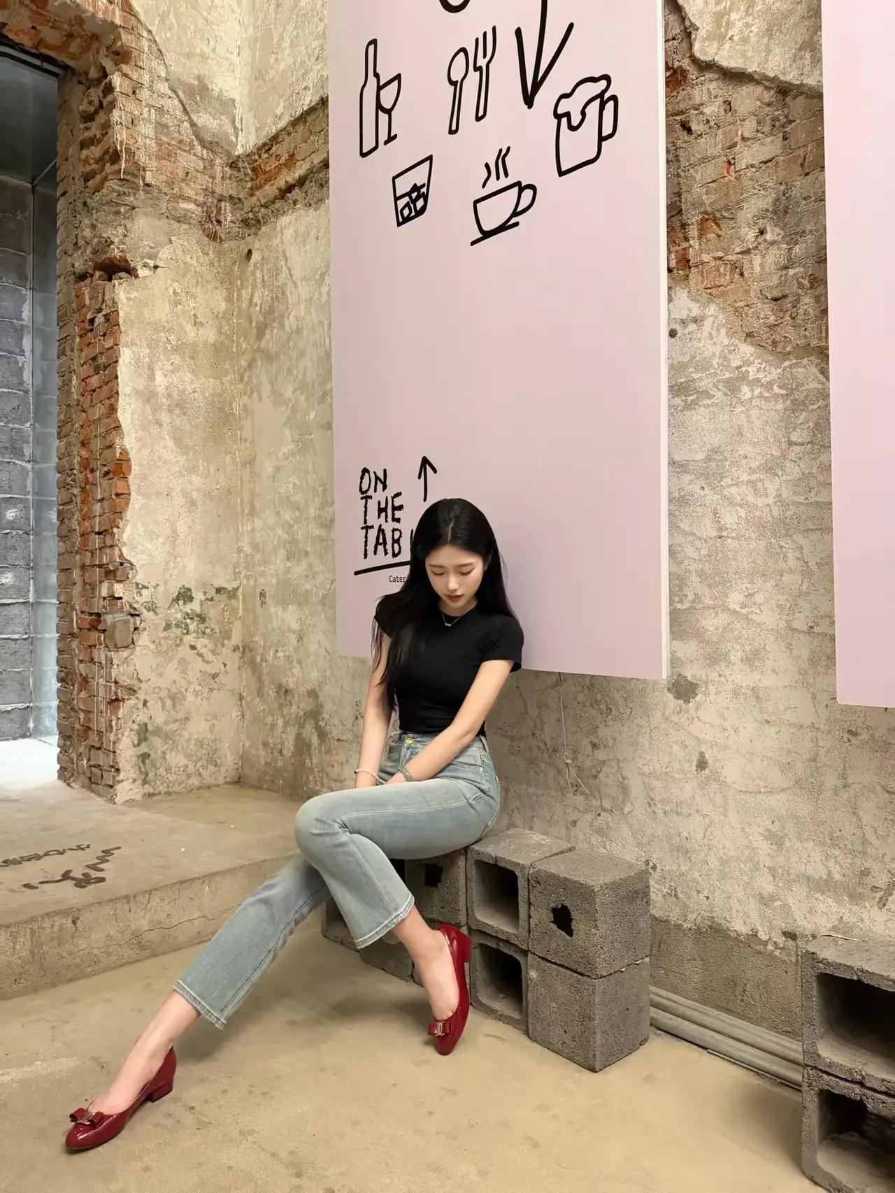 走过路过不要错过，铺捉到一位美女