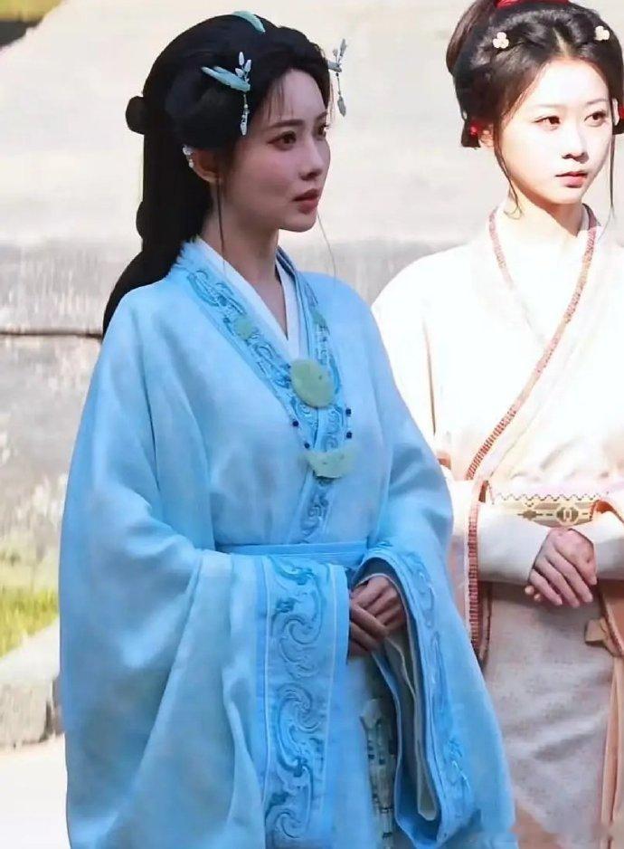 《美人心计》里的小皇后扮演者长大了。孟子义身边那个丫鬟，居然就是《美人心计》里的