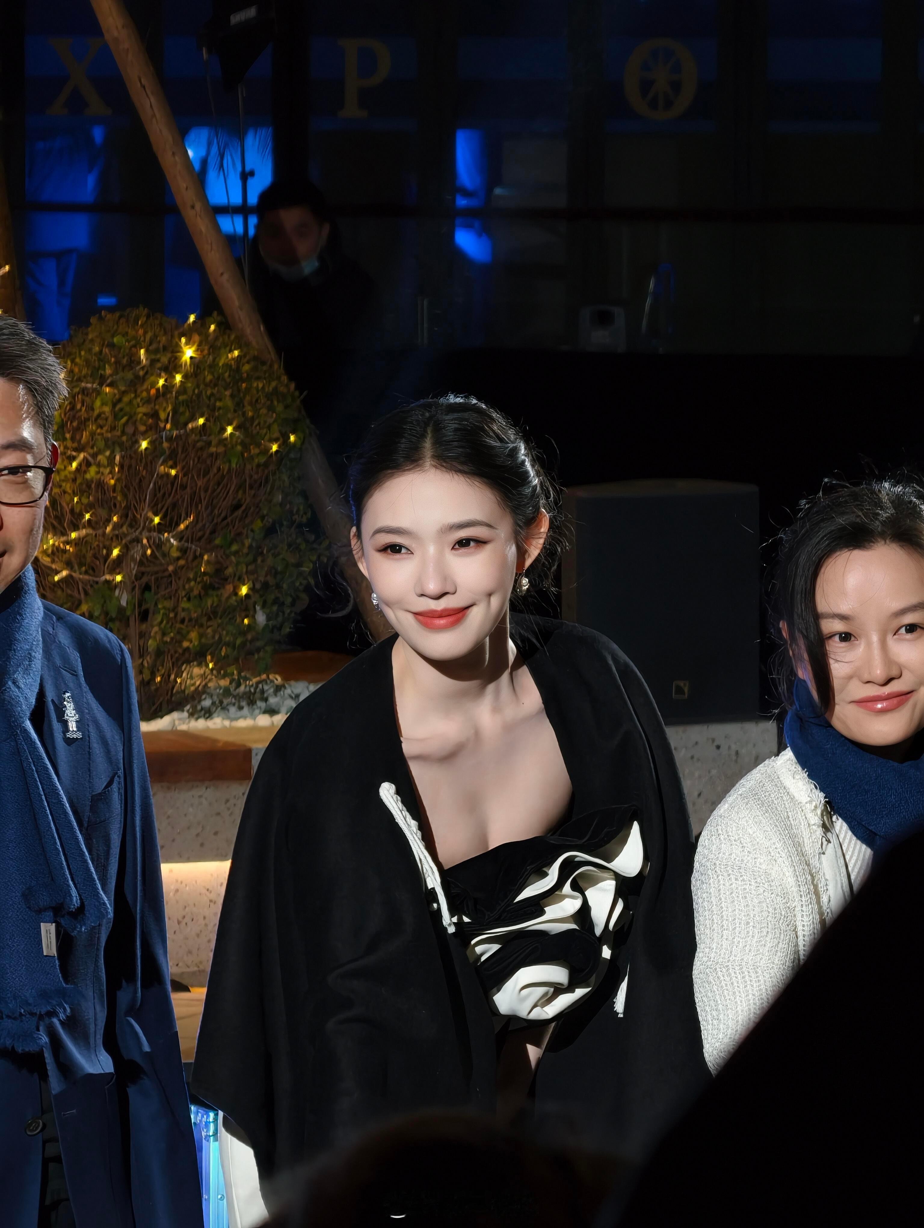 林允活动图太好看了吧