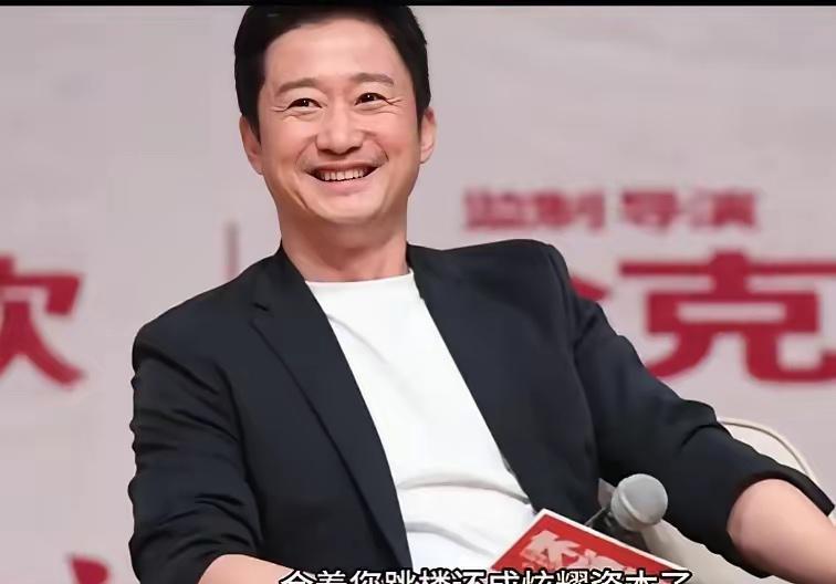 官方都抬不动的票房，那股曾经点燃一切的“狼性”，怎么突然就哑火了？别奇怪。冰