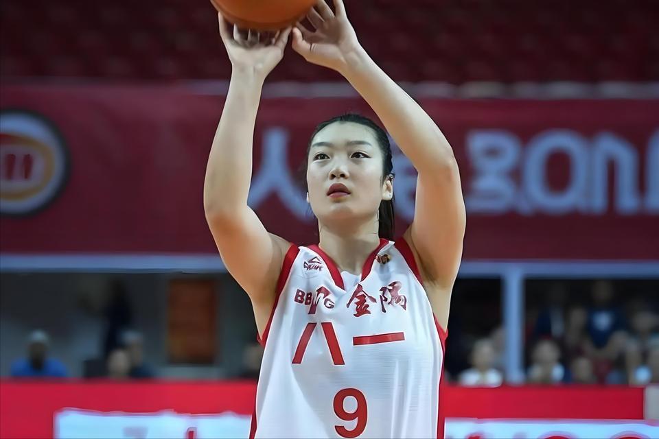 什么也不说！祖国知道我。在这个特别的日子里，退下戎装的李梦说：军人魂难改！落