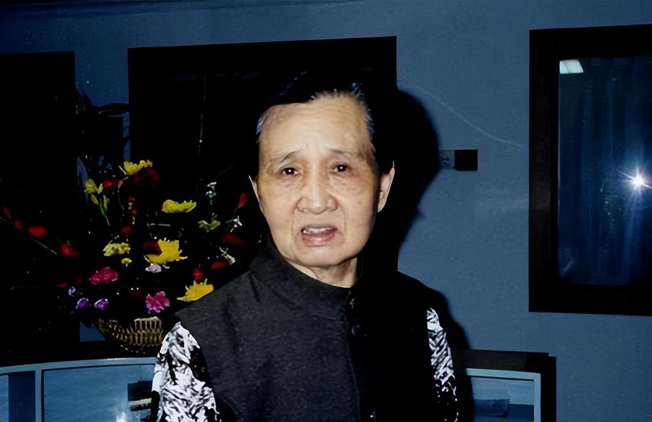 她是毛主席流落民间的女儿，长相可爱漂亮。 一张旧照片，一段迟到多年的调查，让