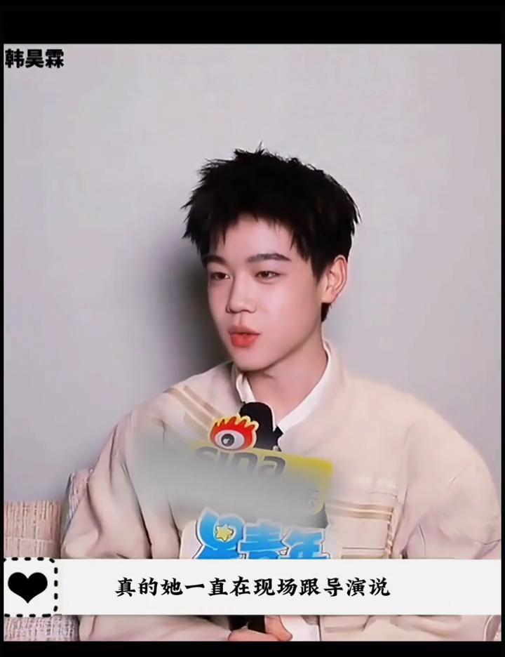 辛芷蕾“发疯”了！饭局上，她亲眼看着赵丽颖把导演逼到墙角，只为一句台词一个眼神