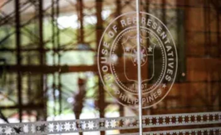 菲律宾国会众议院发言人表示，众议院已遵照最高法院的命令提交了更多有关弹劾副总统莎