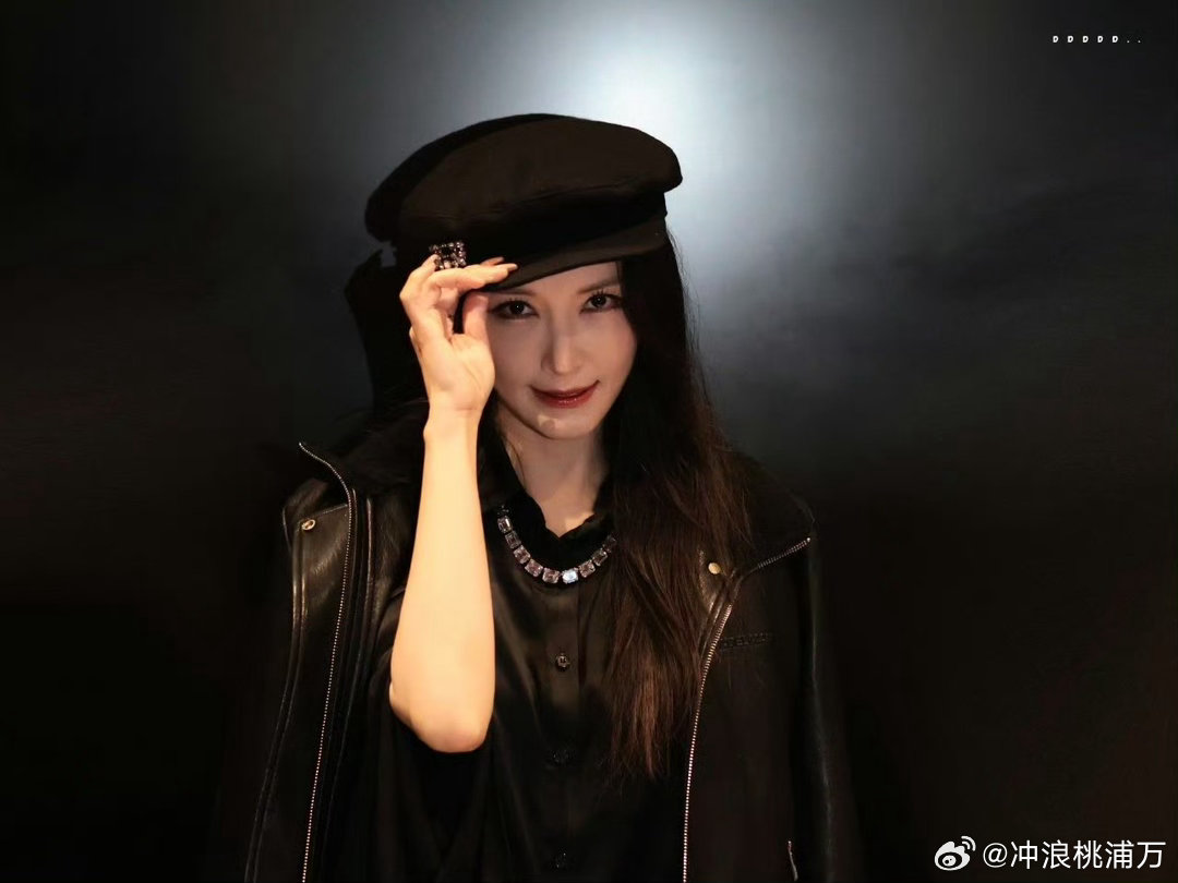 徐洁儿回应没有人亮灯“情歌或者唱跳方面我都是没问题的，跳的方面也是我擅长的，初舞