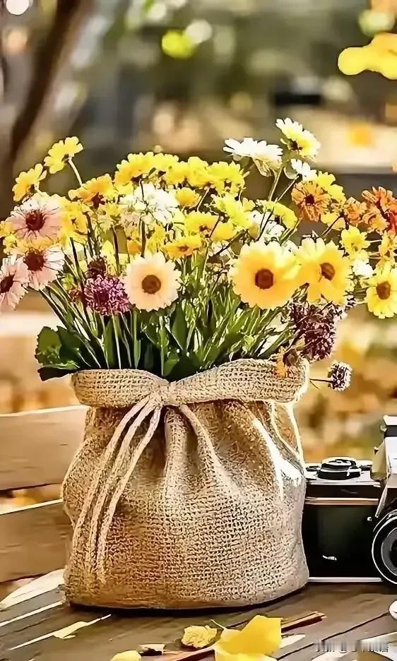 令人深思的一段话：“当生你养你的父母逐一离世后，你大概就会明自4个道理：一、父母