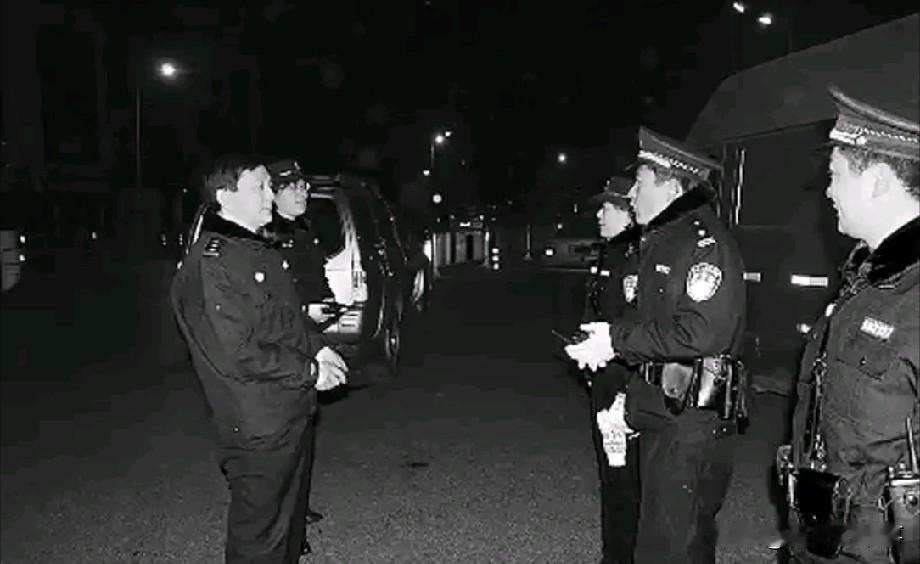 1999年11月，郑州军分区对武器库进行例行检查时，突然发现，犯罪分子竟从库房外