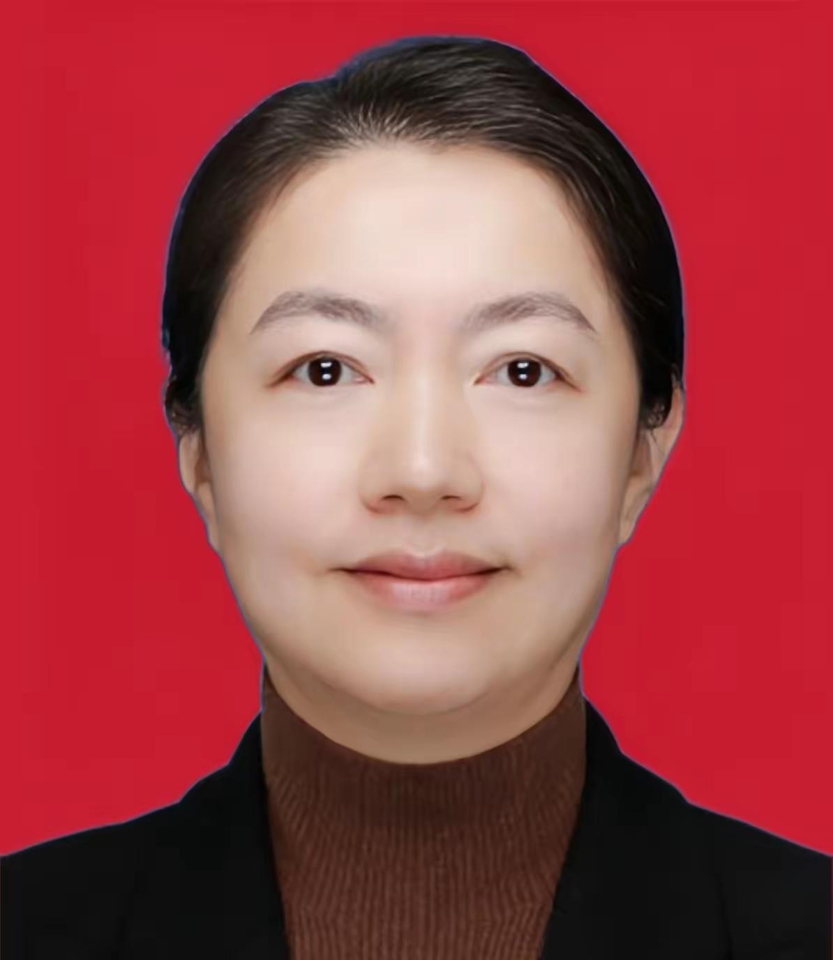 何元智（1974年8月—），女，汉族，四川自贡人，卫星通信专家，中国科学院院士