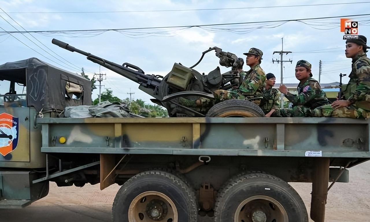 中国制防空导弹击落F-16？泰国48架战机集结，关键时刻将扑向金边泰柬冲突越演