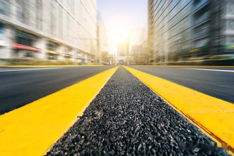 上海人大代表建议取消不必要的黄实线上海人大代表建议取消不必要的黄实线，这建议太