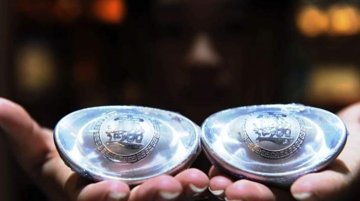 告诉大家一个炸锅的消息，从2026年1月1号开始，我国要对白银实施出口管制。