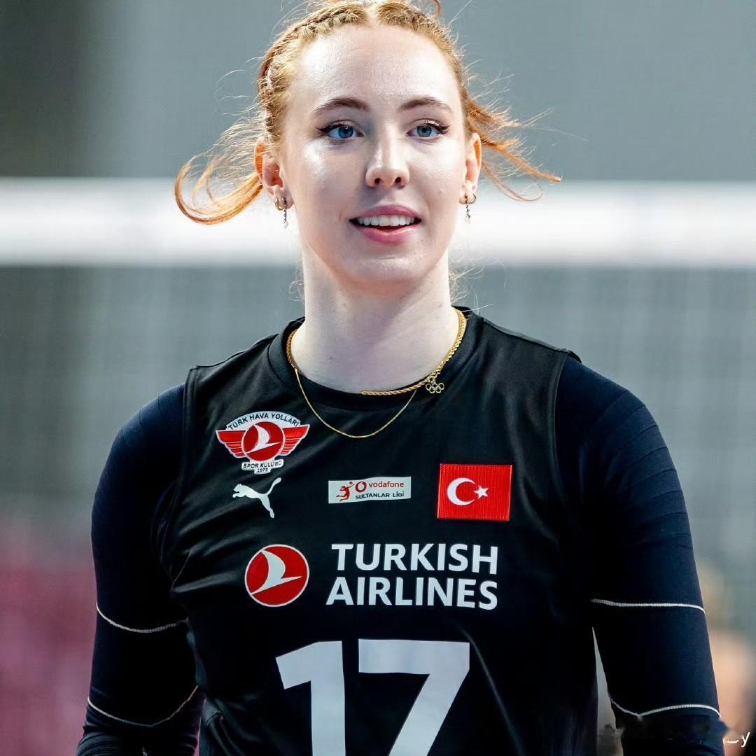 女排转会市场暗流涌动！土耳其媒体曝出猛料，意甲巨无霸科内利亚诺正酝酿锋线升级，巴