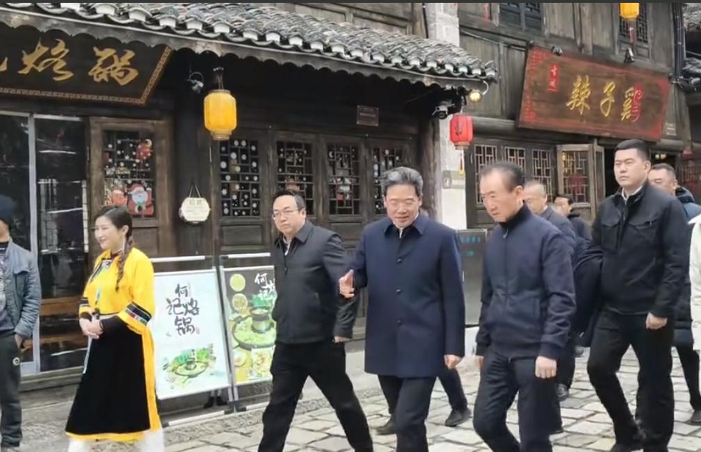 王健林现身贵州1月30日-31日，万达集团董事长王健林现身贵州，先后考察了罗