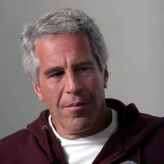 爱泼斯坦案新进展！！！受害者中或包含中国女性！当地时间2月1日，根据一份被公