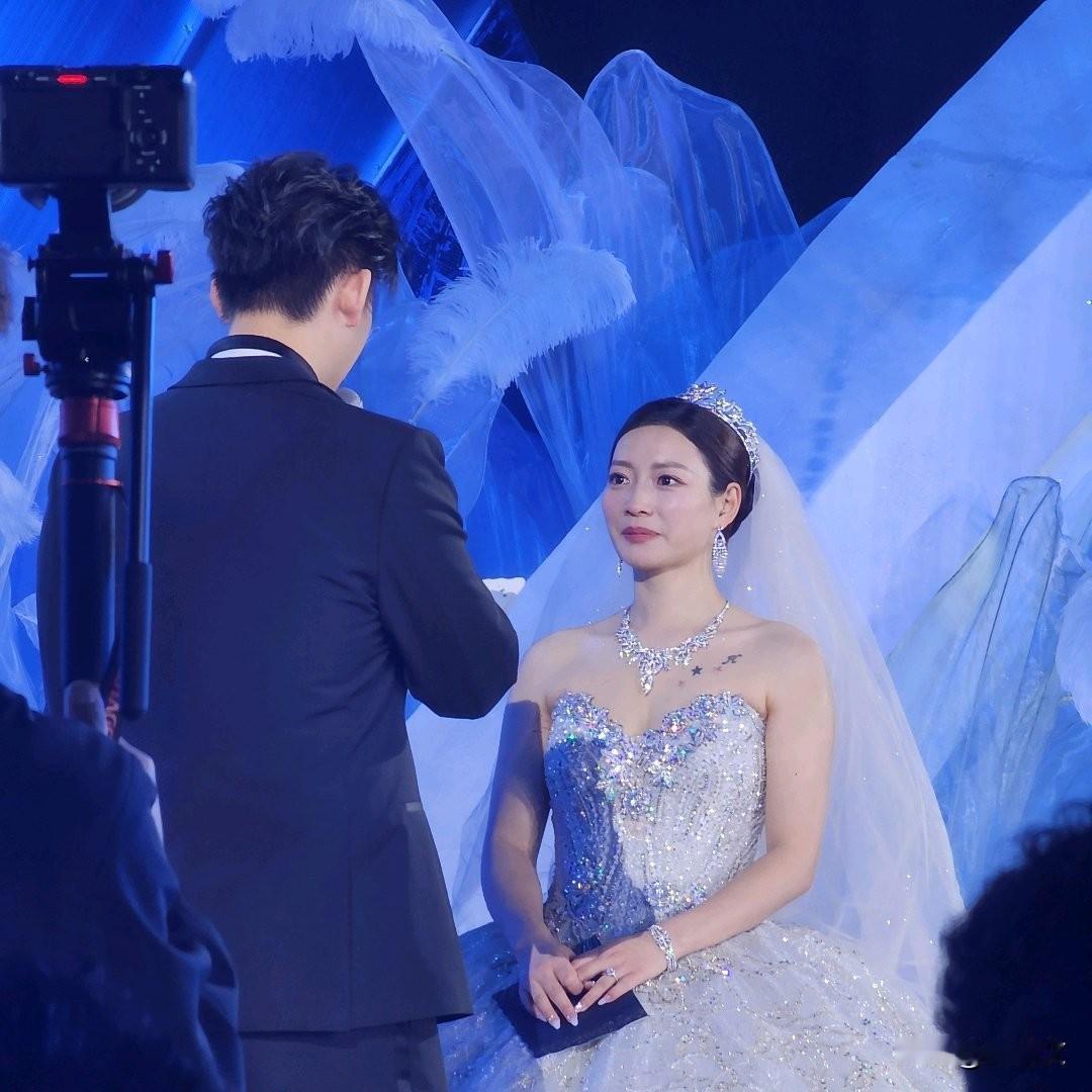 国羽冠军大婚太甜了！刘雨辰哭着表白黄雅琼，安赛龙儿子当花童羽坛冠军黄雅琼和