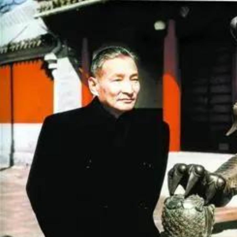 陈云晚年回忆说，遵义会议上有两个人反对毛主席，一个是凯丰，他反对最坚决，态度最明