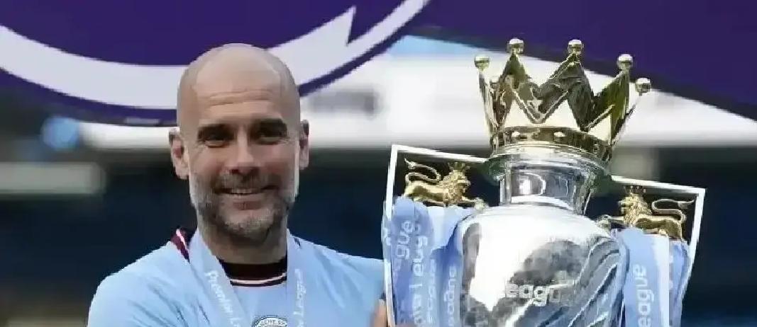 瓜迪奥拉续约曼城内幕曝光！2000万欧年薪锁死，拜仁巴黎全退出竞争曼城刚给