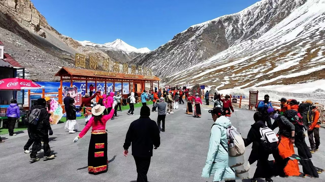 这地方彻底火出圈了！青海祁连，国庆假期，西安男子去青海旅游，到了当天下午就开始找