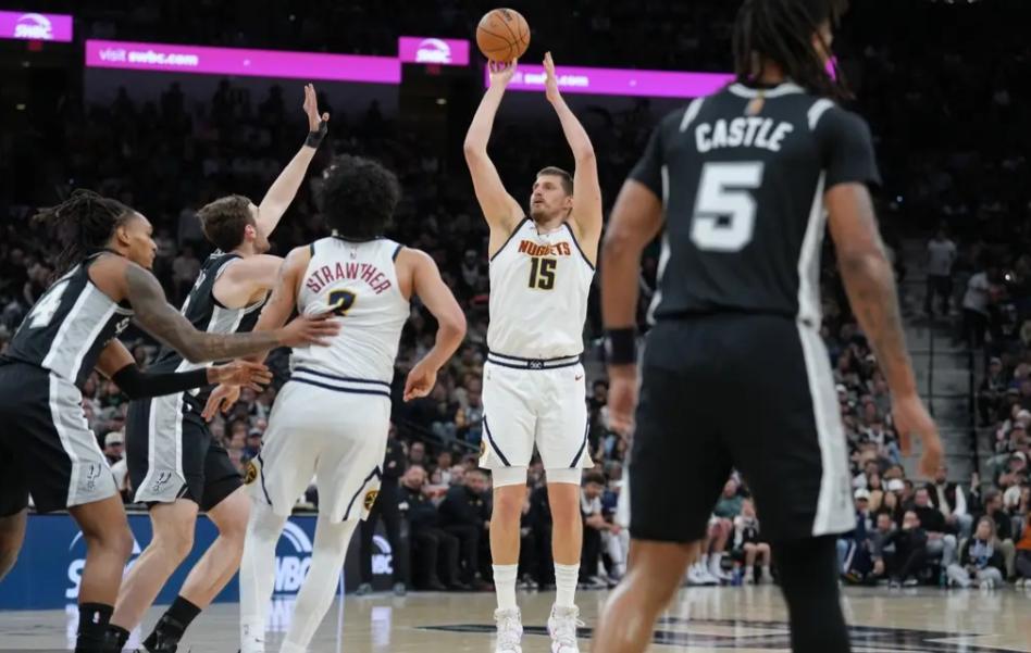 马刺真的是给你机会你不中用啊！这掘金都明显放水了，你这几乎是全主力的阵容，竟然