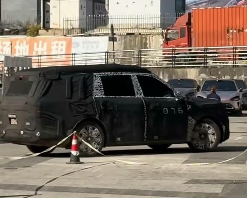 小米三款新车齐曝光大家期待哪款呢？我特别关注YU7GT，看起来有旅行车的风格