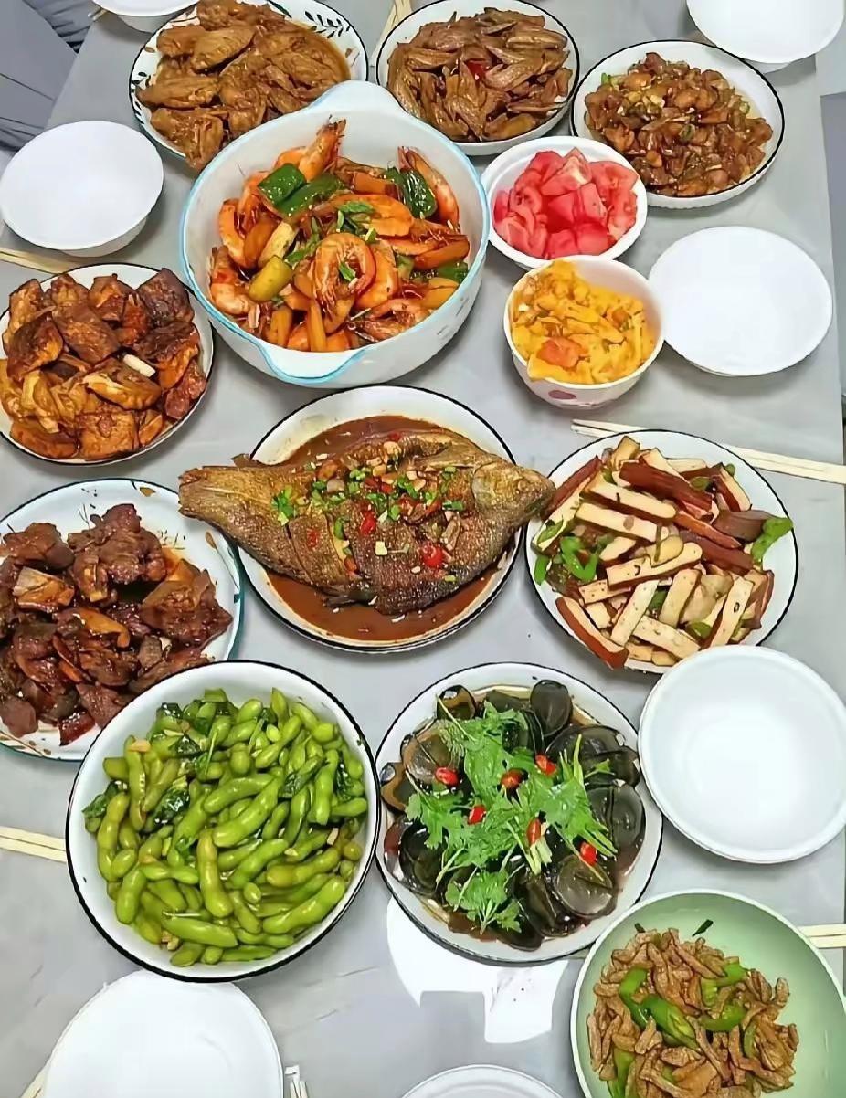 第一筷子，你会夹哪道菜？