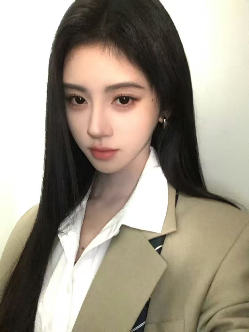 鞠婧祎职场妆造鞠婧祎职场装自拍鞠婧祎职场妆造，自拍好漂亮吧~