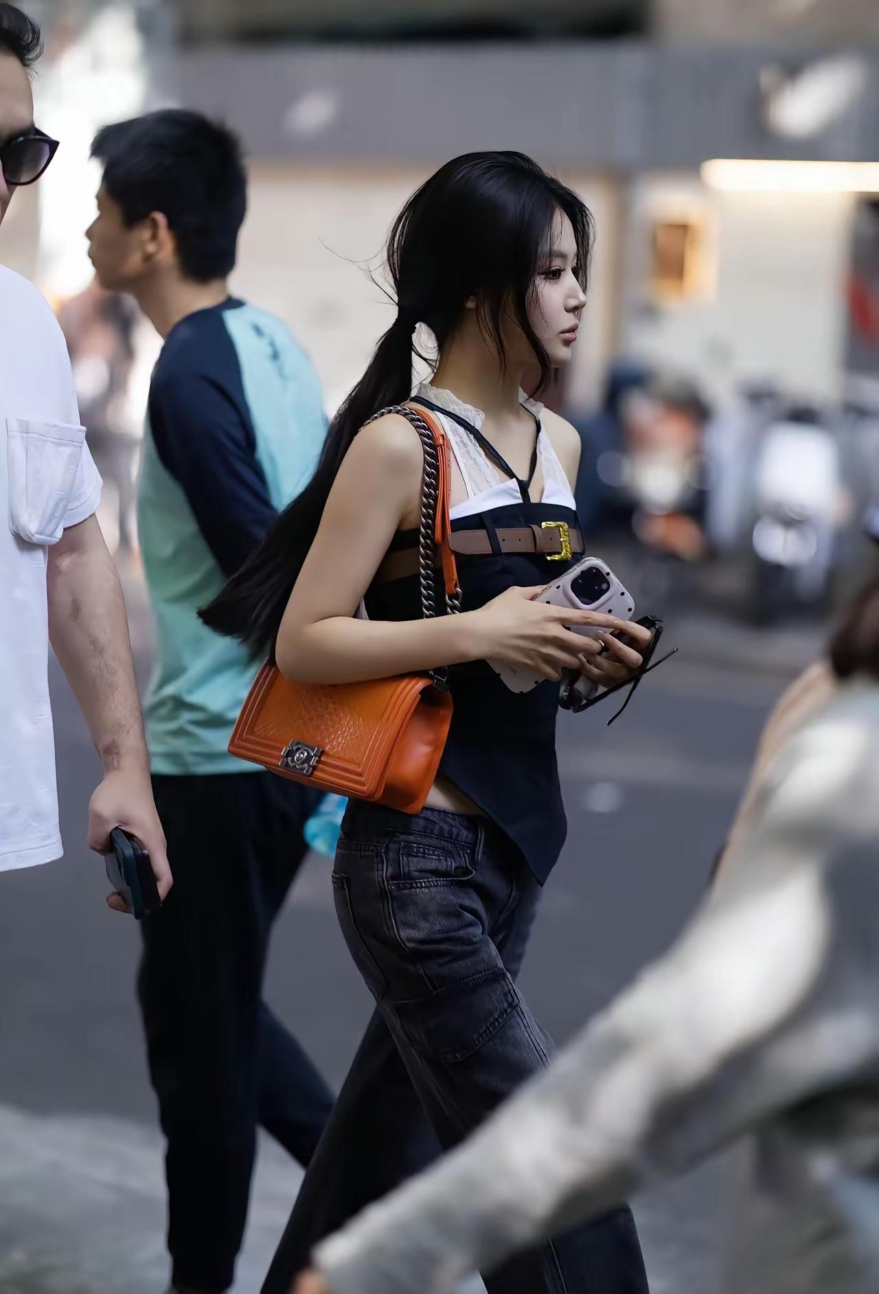 好的街拍，能展现一座城市的时尚气质