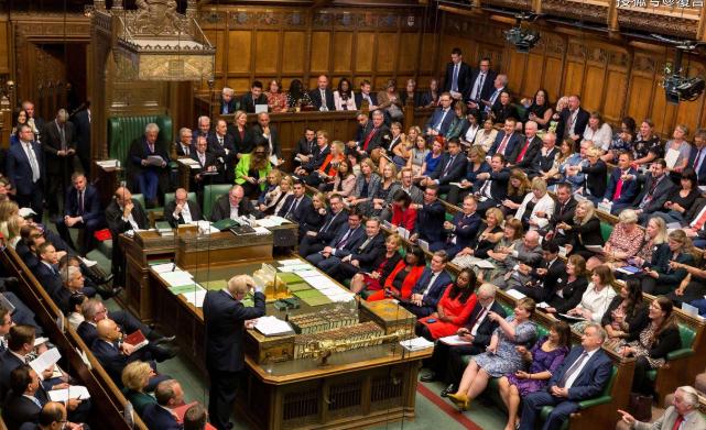 最近几天大家看到西方开始公然抢劫我们在海外的资产了，荷兰抢安世半导体、澳大利亚开