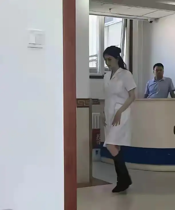 像这样的护士小姐姐，怎样做才能追到手？