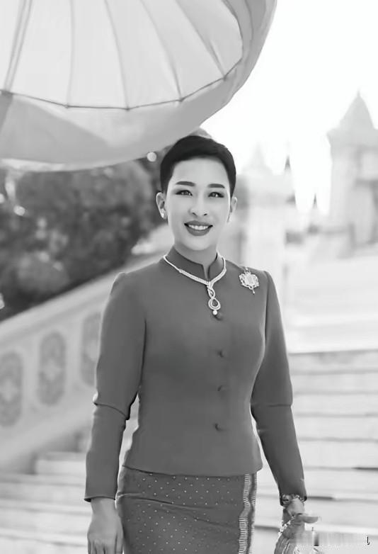 泰王嫡长女帕差拉吉迪雅帕公主身份尊贵，令人惋惜。泰国王室6月12日发布公告，公主