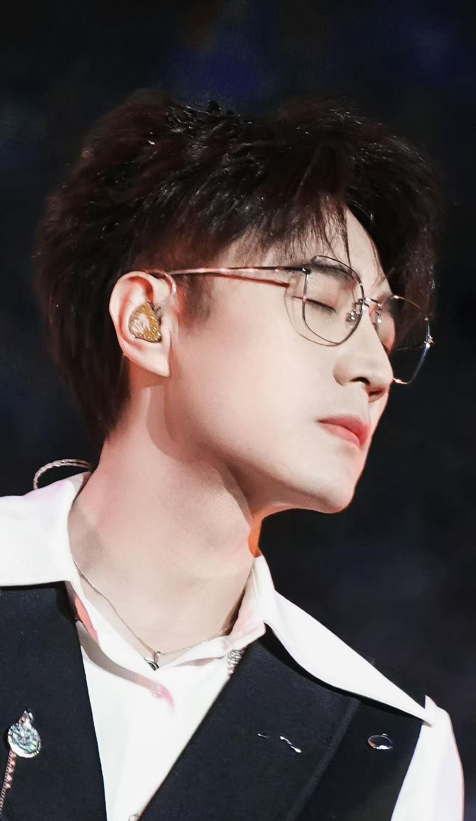 看了一圈歌手2026的拟邀阵容，每个名单里都有王铮亮，看来是八九不离十了！只想