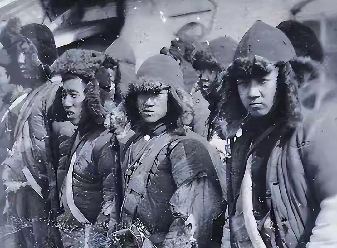 抗联在东北坚持了14年，为啥到了1940年，突然就撑不住了？你想想，一个人饿