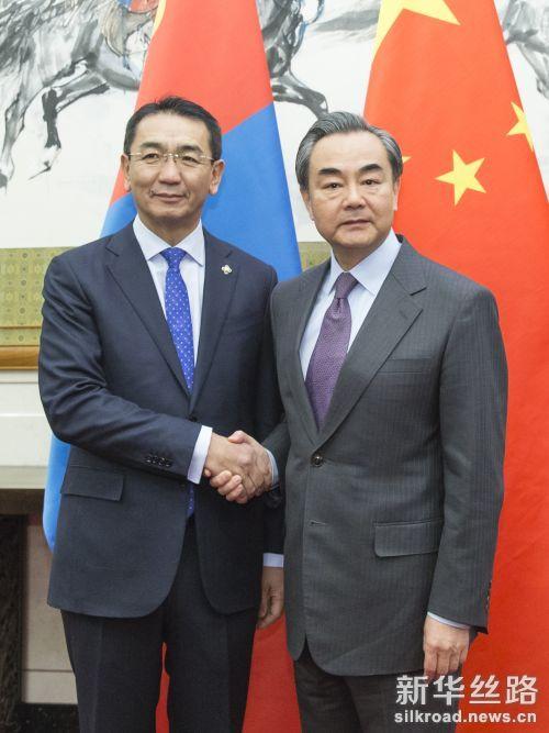 蒙古国街头为何反复爆发反华情绪？扒开官方信源才发现，真正让老百姓恼火的竟是总理儿