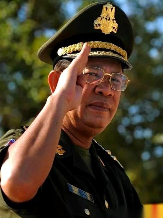 把大儿子送去美国西点军校，回头就跟中国签几百亿的基建合同。全世界都觉得洪森这老